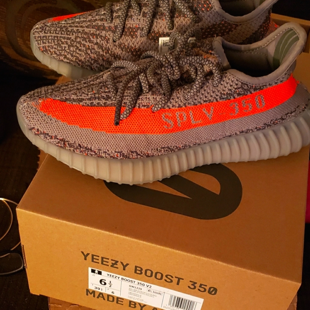Brand new YEEZY Boost v2 350 "Beluga Reflective" size 6.5 men's/ 7 women